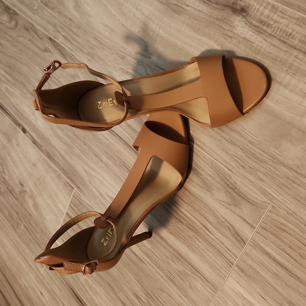 NEW Nude Heels